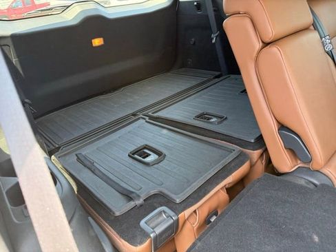 Used 2023 Nissan Pathfinder Platinum w/ Cargo Package AWD/4WD image 23