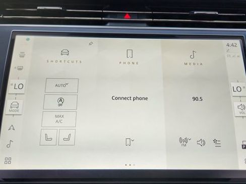 Used 2024 Land Rover Range Rover Sport SE image 46