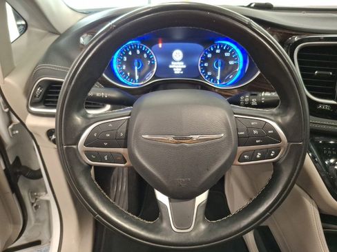 Used 2022 Chrysler Pacifica Limited image 19