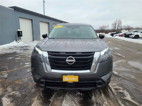 Used 2023 Nissan Pathfinder S image 3