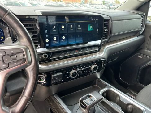 Used 2022 Chevrolet Silverado 1500 LT Trail Boss w/ Convenience Package II AWD/4WD image 22