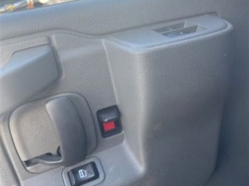 Used 2018 Chevrolet Express 2500 w/ Driver Convenience Package image 11