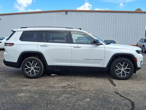 Used 2023 Jeep Grand Cherokee L Limited AWD/4WD image 26
