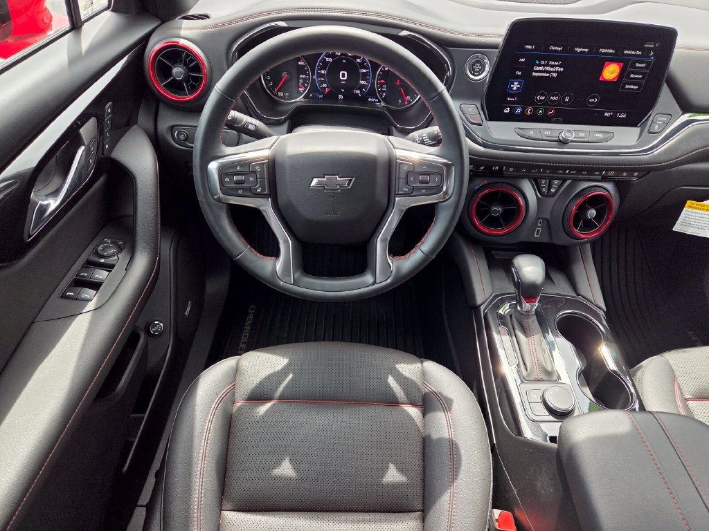 Used 2024 Chevrolet Blazer RS w/ Enhanced Convenience Package FWD image 9