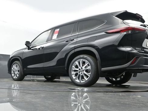 New 2026 Toyota Highlander Limited image 26