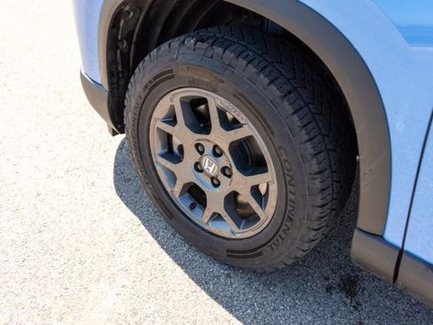 Used 2025 Honda Pilot TrailSport image 12