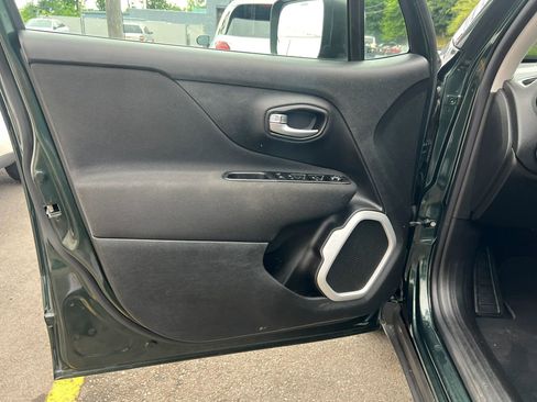 Used 2021 Jeep Renegade Sport FWD image 12