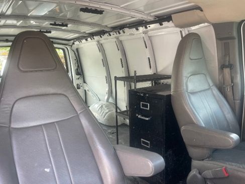Used 2021 Chevrolet Express 2500 w/ Driver Convenience Package RWD image 16