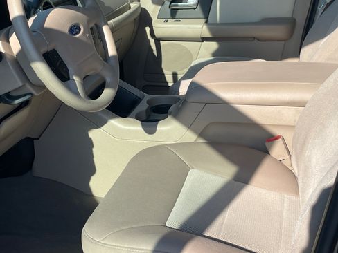 Used 2003 Ford Expedition XLT AWD/4WD image 10