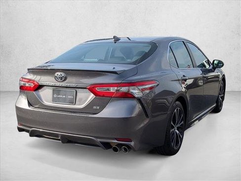 Used 2019 Toyota Camry SE image 6