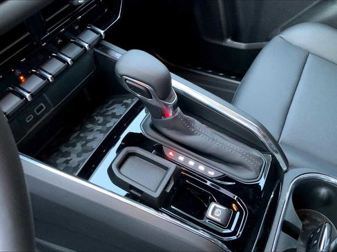 New 2025 GMC Canyon Elevation w/ Convenience Package image 6