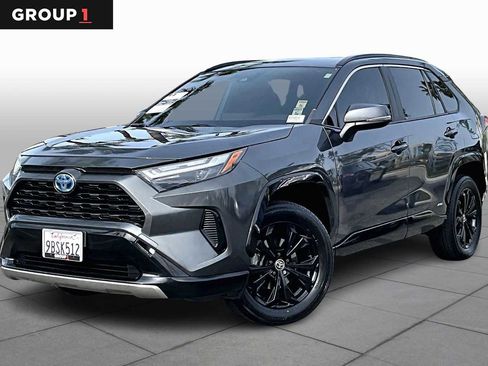 Used 2022 Toyota RAV4 SE w/ SE Grade Weather Package image 1