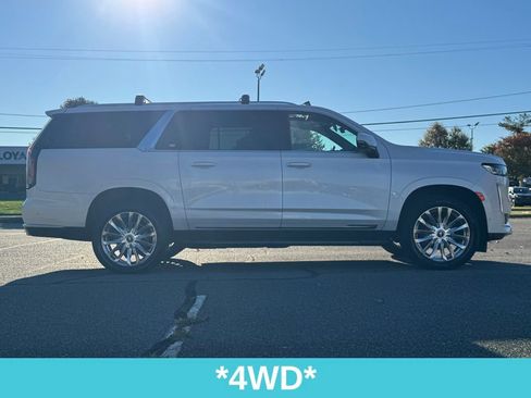 Used 2022 Cadillac Escalade ESV Premium Luxury image 10