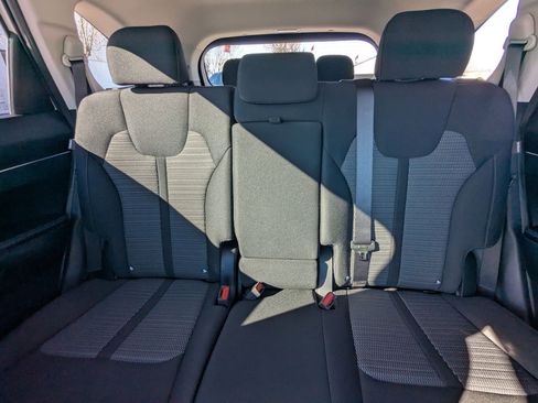 Certified 2025 Kia Sorento LX image 18