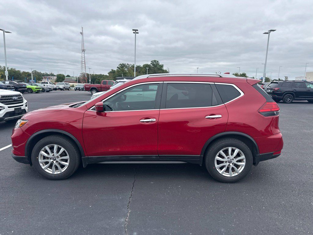 Used 2017 Nissan Rogue SV FWD image 3