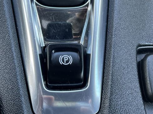 Used 2020 Chevrolet Camaro LT image 8