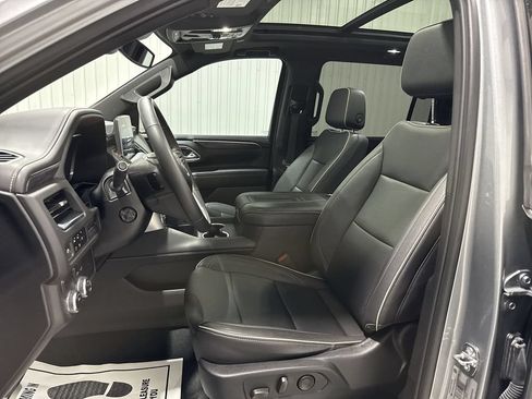 Used 2023 GMC Yukon XL SLT w/ SLT Premium Package RWD image 20