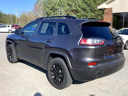 Used 2023 Jeep Cherokee Altitude Lux image 7