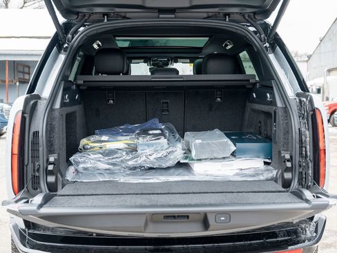 New 2025 Land Rover Range Rover SE image 25