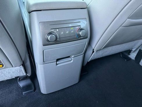 Used 2013 Toyota Highlander SE image 9