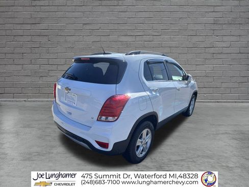 Used 2019 Chevrolet Trax LT w/ LT Convenience Package AWD/4WD image 3