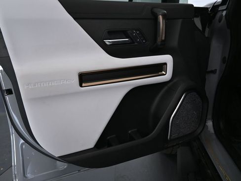 New 2025 GMC Hummer EV 2X image 19