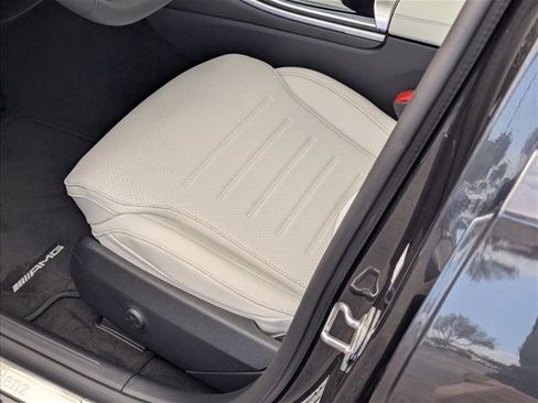 New 2026 Mercedes-Benz C 300 4MATIC Sedan image 4