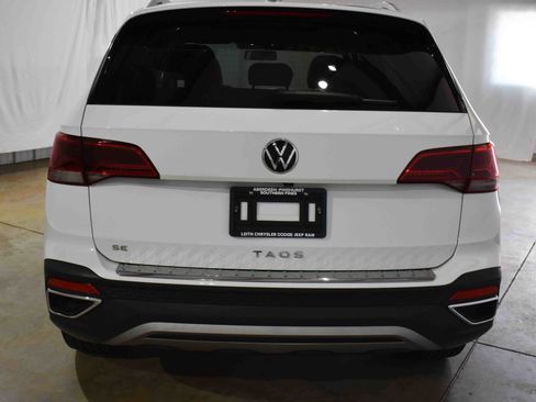 Used 2022 Volkswagen Taos SE image 8