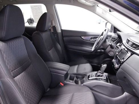 Used 2018 Nissan Rogue SV w/ Premium Package image 12