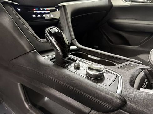 Certified 2022 Cadillac XT5 Sportv w/ LPO, Floor Liner Package AWD/4WD image 23