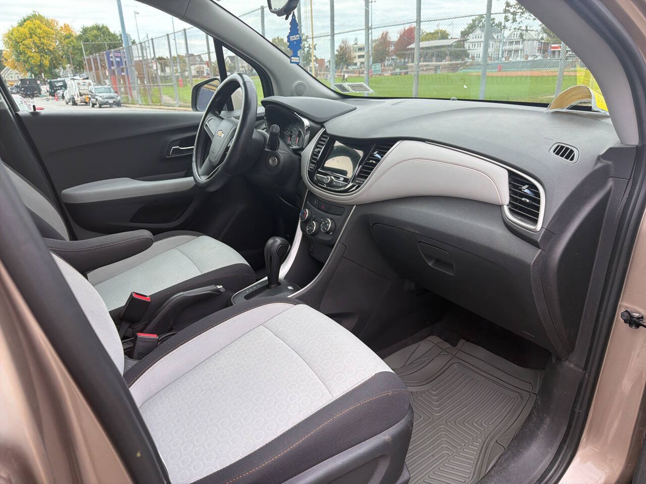 Used 2018 Chevrolet Trax LS AWD/4WD image 22