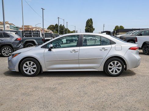 Used 2024 Toyota Corolla LE FWD image 7