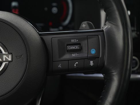 Used 2022 Nissan Pathfinder Platinum image 26