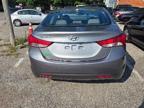 Used 2013 Hyundai Elantra GLS FWD image 4