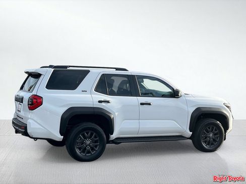 Certified 2025 Toyota 4Runner SR5 AWD/4WD image 7