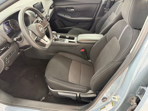 Used 2025 Nissan Sentra SV FWD image 5