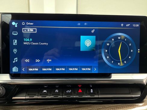 Used 2023 Chevrolet Silverado 1500 LT image 47