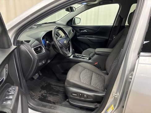Used 2019 Chevrolet Equinox LT w/ Driver Convenience Package FWD image 16