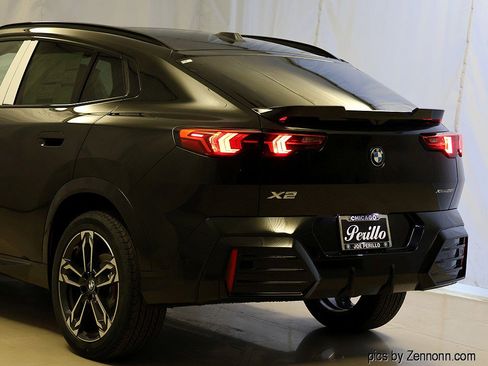 New 2026 BMW X2 xDrive28i AWD/4WD image 8