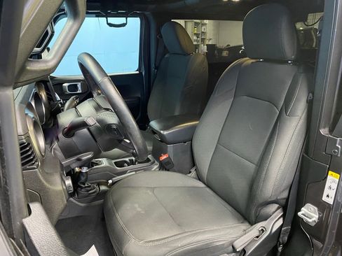 Used 2020 Jeep Wrangler Sport image 16
