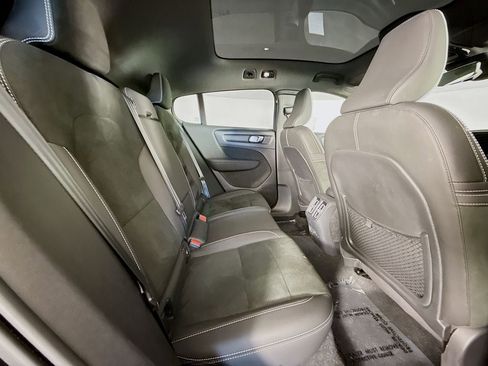 Certified 2023 Volvo C40 P8 Recharge Ultimate w/ Protection Package Premier AWD/4WD image 29