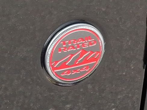 Used 2025 Jeep Wrangler Rubicon image 32