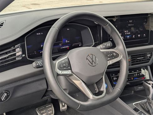 Used 2025 Volkswagen Jetta Sport image 16