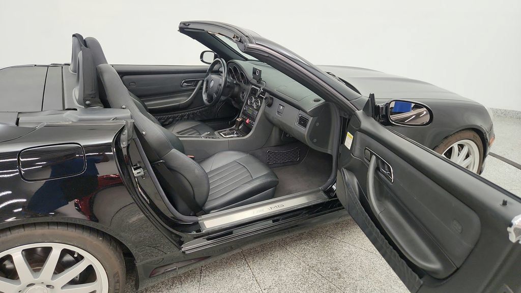Used 2002 Mercedes-Benz SLK 32 AMG image 24