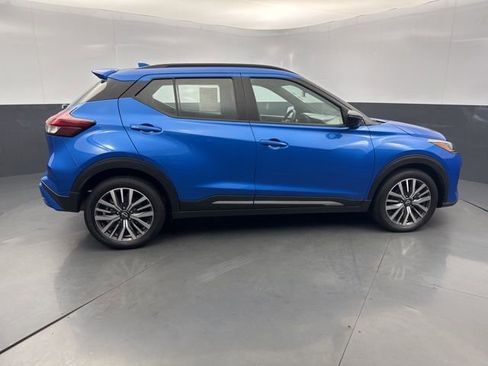 Used 2024 Nissan Kicks SR image 8