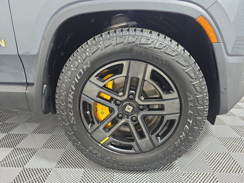 Used 2022 Rivian R1T Adventure AWD/4WD image 11