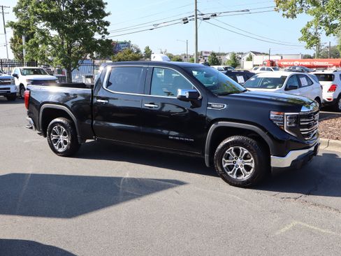 Used 2025 GMC Sierra 1500 SLT AWD/4WD image 11