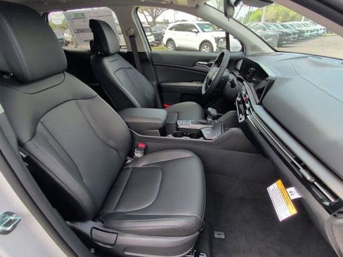 New 2026 Kia Sportage EX image 15