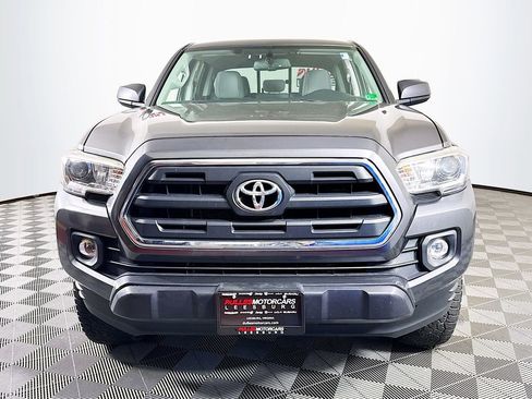 Used 2017 Toyota Tacoma SR5 w/ Tow Package image 2