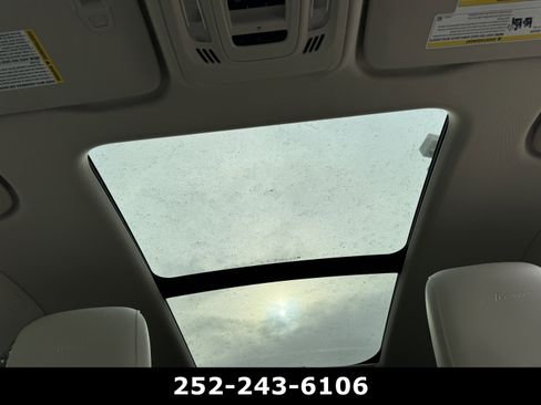 Used 2023 Buick Envision Avenir image 11